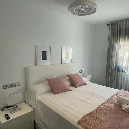 Moderno Apartamento Con Plaza De Garaje En Pleno Centro De Almeria Luaran gambar