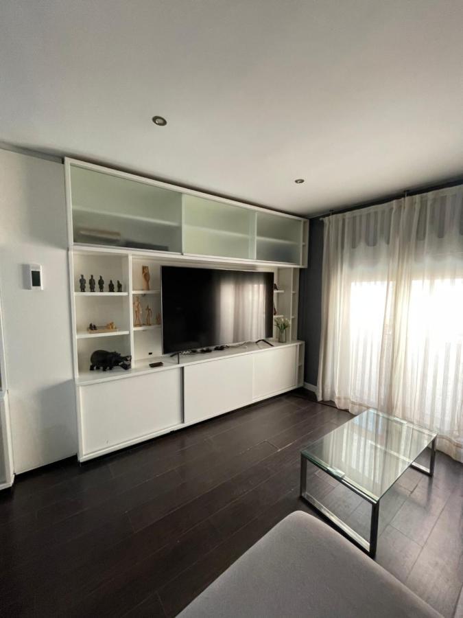 Moderno Apartamento Con Plaza De Garaje En Pleno Centro De Almeria Luaran gambar
