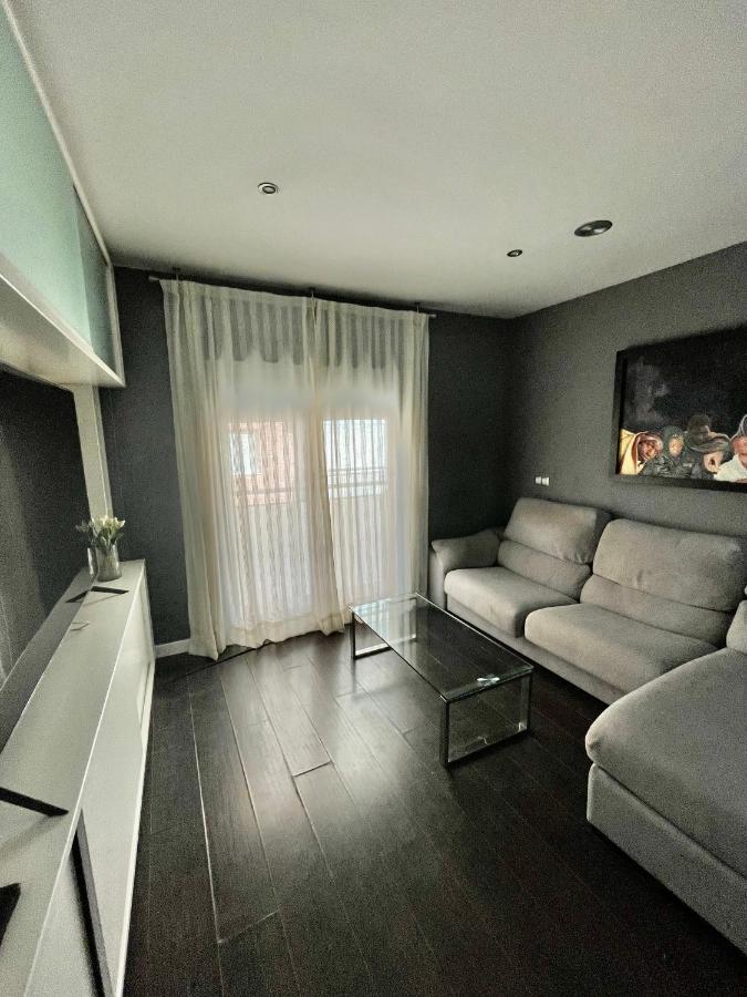 Moderno Apartamento Con Plaza De Garaje En Pleno Centro De Almeria Luaran gambar