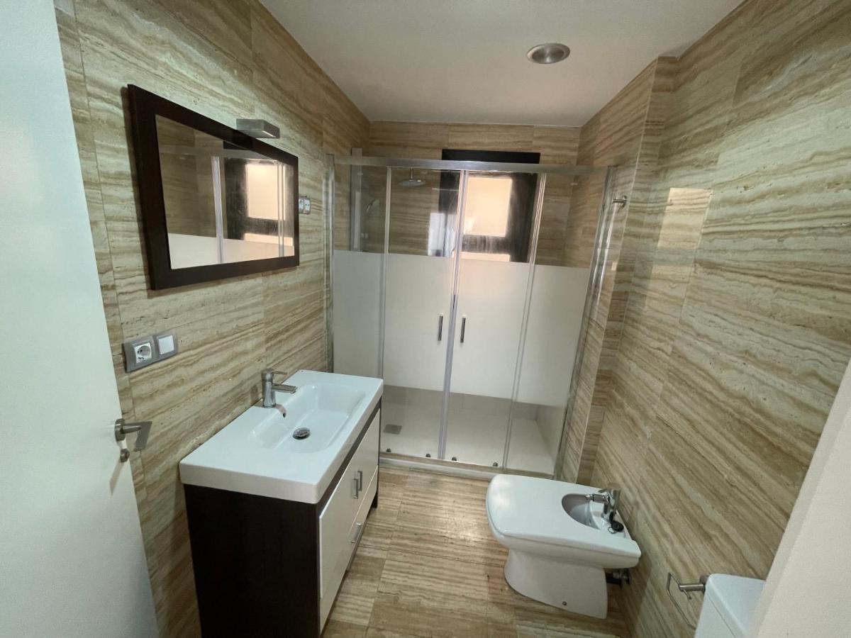 Moderno Apartamento Con Plaza De Garaje En Pleno Centro De Almeria Luaran gambar
