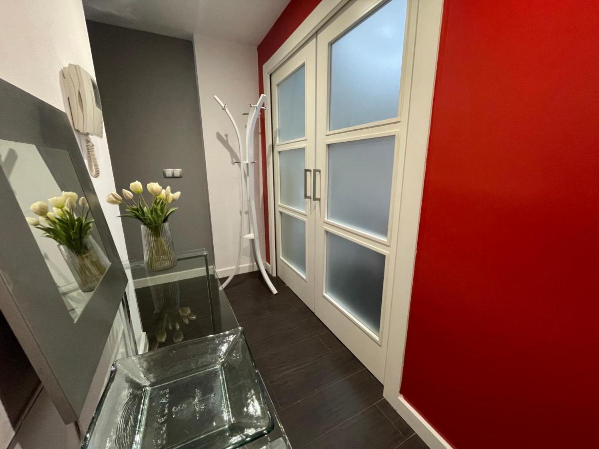 Moderno Apartamento Con Plaza De Garaje En Pleno Centro De Almeria Luaran gambar