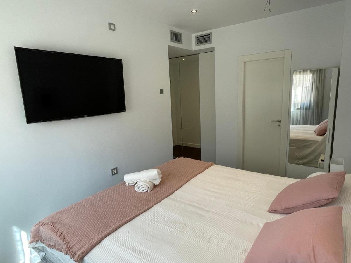 Moderno Apartamento Con Plaza De Garaje En Pleno Centro De Almeria Luaran gambar