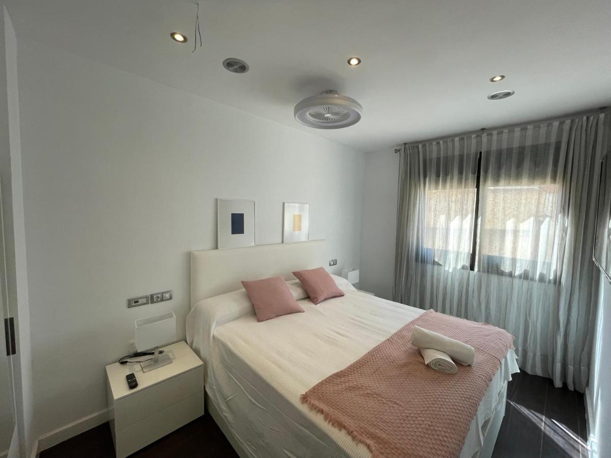 Moderno Apartamento Con Plaza De Garaje En Pleno Centro De Almeria Luaran gambar