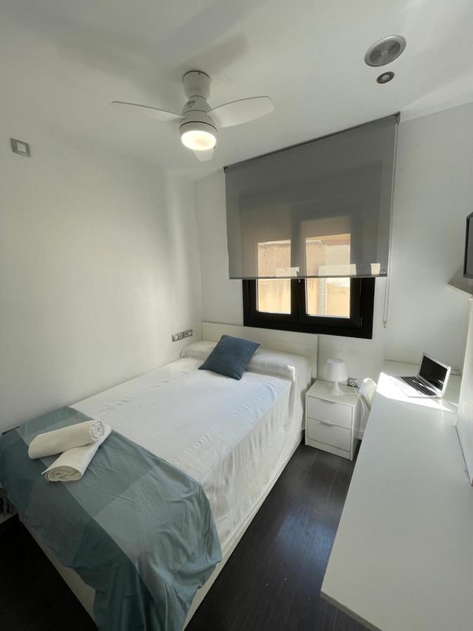 Moderno Apartamento Con Plaza De Garaje En Pleno Centro De Almeria Luaran gambar