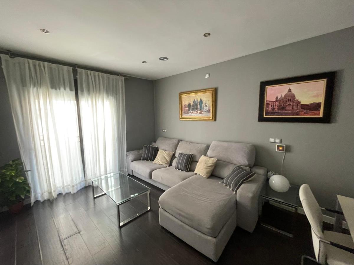 Moderno Apartamento Con Plaza De Garaje En Pleno Centro De Almeria Luaran gambar