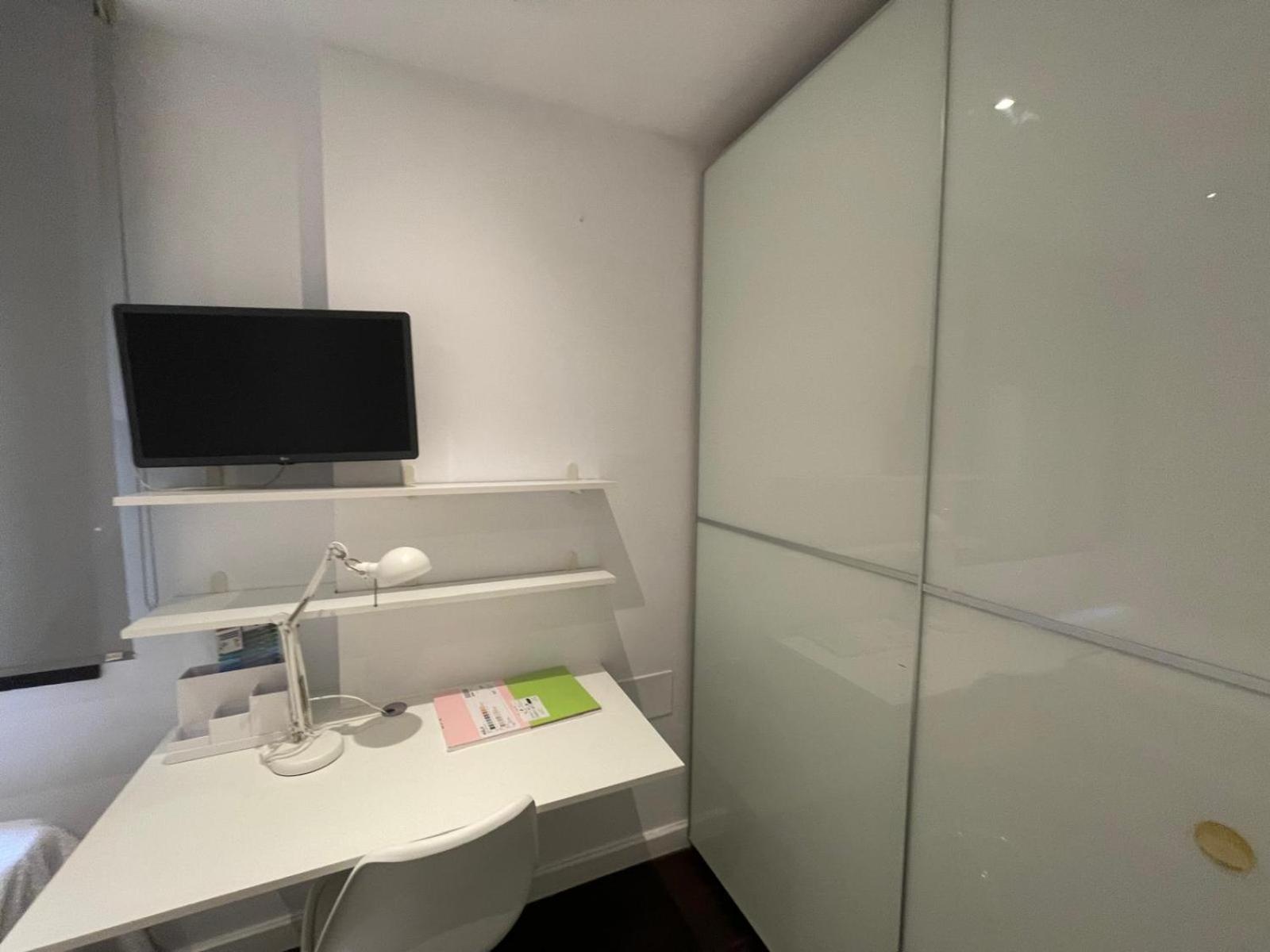 Moderno Apartamento Con Plaza De Garaje En Pleno Centro De Almeria Luaran gambar